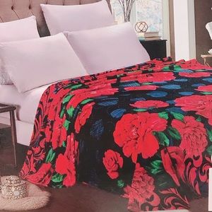 Red Roses Micro Plush Velvet Throw Blanket